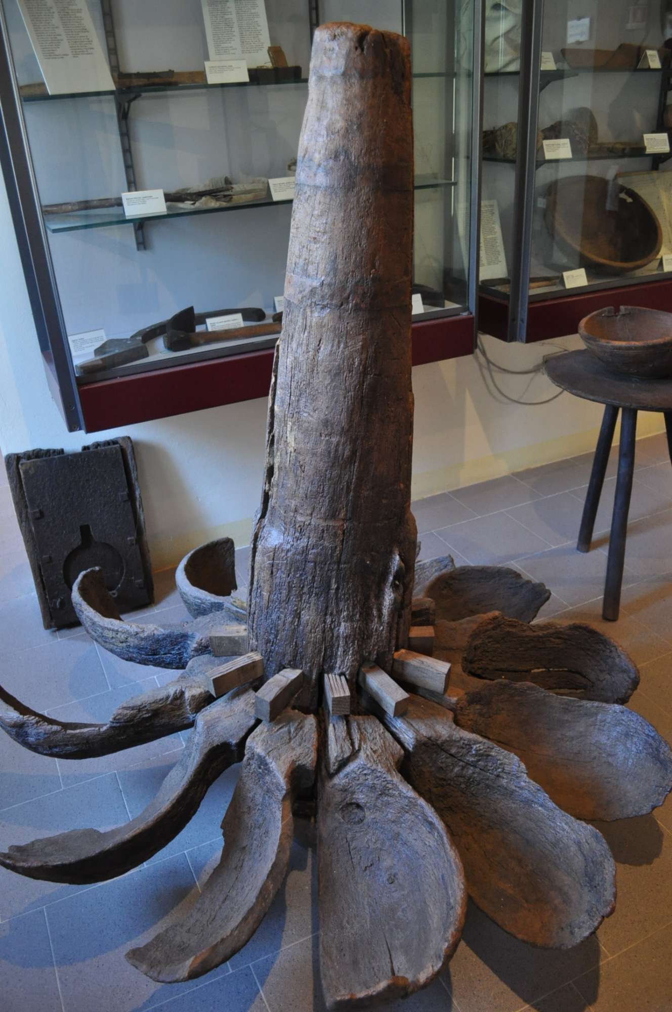 La castanicoltura: ruota orizzontale del mulino (foto a cura di B. Fabbri)